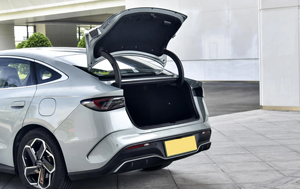 Sedán Híbrido Enchufable Usado 2024, Caja de Cambios Automática, Asistente de Conducción Inteligente, Interior y Exterior Impecables, Suministrado desde Japón - Product Image 3