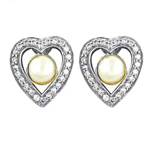 Boucles d'oreilles clous en argent 925 Art Palace pour femme, avec perle d'eau douce et accents de diamants, bijoux tendance pour les soirées - Product Image 1