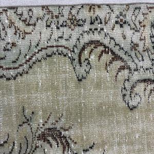 Alfombra Vintage de 4x7.4 pies (122x227 cm), Alfombra Oriental Turca de Lana Verde - Product Image 5