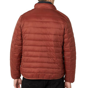 Veste matelassée légère et pliable pour homme avec fermeture éclair intégrale et col montant en rouge rouille pour l'automne et l'hiver - Product Image 6