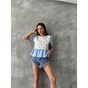Blusas y Camisas para Mujer Topshow con Detalle de Encaje Azul, Disponibilidad al por Mayor - Product Image 4