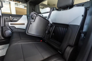 Camioneta Eléctrica 2024 Edición 1 250-300PS AWD Volante a la Izquierda Asientos de Cuero Faros de Xenón Ecológica - Product Image 2