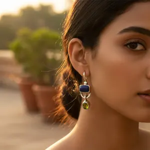 Boucles d'oreilles pendantes en argent 925 plaqué or pour femmes avec perle de péridot et de lapis-lazuli et pendentif en coquillage pour les fêtes - Product Image 2