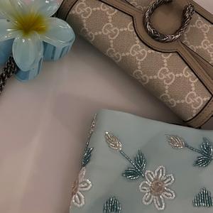 Abaya de Diseño Hecha a Mano en Dubái, en Tela de Seda Lujosa Antiarrugas para Ocasiones de Oración - Product Image 6