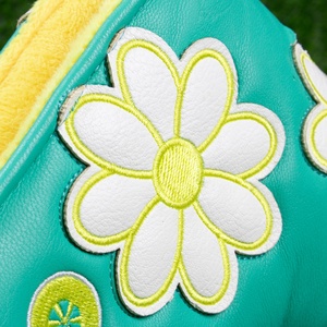 Couvre-chef universel avec intérieur en peluche et cuir synthétique imperméable - Product Image 3