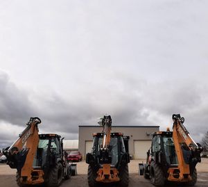 รถแบคโฮล้อเดอร์สำหรับงานก่อสร้างและงานถนน - Product Image 1