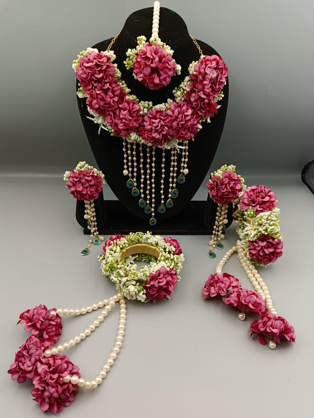 สีชมพูเข้ม