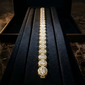 Bracelet de tennis ovale élégant Lumire en argent plaqué or avec zircone cubique, style pavé, finition polie, bijoux raffinés, bracelet de luxe élégant - Product Image 1