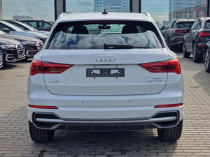 2024 modelo compacto SUV de lujo equipado con un motor turboalimentado de 2,0 litros y transmisión automática - Product Image 4