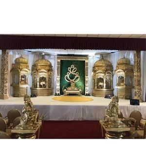 ฉากงานแต่งงานแบบฮินดูยอดนิยม ตกแต่งเวทีงานแบบดั้งเดิมของสหรัฐอเมริกา ชุดเวทีงานแบบโมเดิร์นหรูหราของสหราชอาณาจักร ทำจากไฟเบอร์กลาสน้ำหนักเบา รูปทรงโค้งแบบกำหนดเองได้ - Product Image 1