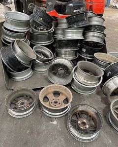 Chatarra de Ruedas de Aluminio Usadas, Material de Reciclaje de Llantas de Coche, Residuos de Ruedas de Aleación para Reciclaje de Metales y Exportación a Granel - Product Image 1