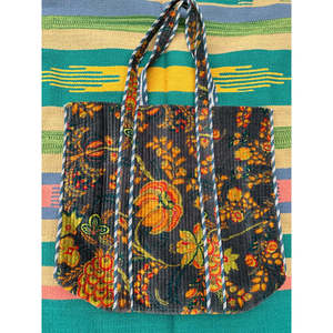 Bolsa de Mano Grande Reversible Acolchada de Terciopelo y Algodón, Estilo Boho, Ecológica, Resistente, para Compras, Playa y Fines de Semana, Color Ocre - Product Image 3