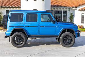 Hercedez G-6 3 2022, 577 HP, Motor V8 Twin-Turbo, Techo Panorámico Automático, Asientos de Cuero, Faros LED, Bajo Kilometraje - Product Image 4