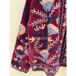 Chaqueta de invierno de estilo bohemio hecha a mano para mujer con forro de algodón bordado Suzani de terciopelo para fiestas de otoño-venta al por mayor - Product Image 3