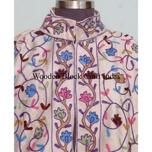 Chaqueta de Terciopelo Hermosa con Diseño Floral Bordado para Mujer, Chaqueta Suzani para Fiesta - Product Image 2