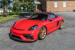2023 718 Boxster Spyder ~3 800 milles, boîte manuelle à 6 vitesses, moteur 4.0 litres Flat-6, rouge Guards - Product Image 3