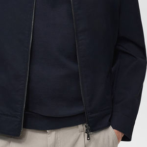 Blouson Bomber Coupe Classique Homme Nouvelle Arrivée Prix Abordable Vestes Tendance 2026 Personnalisable OEM Décontracté Couleur Unie Design Mode - Product Image 4
