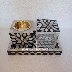 Bandeja de madera con incrustaciones de madreperla hecha a mano de alta calidad con quemador de incienso de sándalo Bakhoor y caja tapón de anís estrellado - Product Image 3