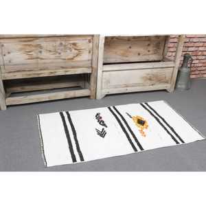 Alfombra Vintage de 2x3.6 pies, Alfombra Turca Pequeña, Alfombra Blanca con Estampado Animal - Product Image 1