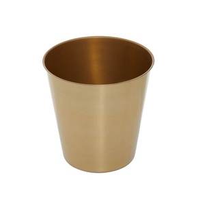 Cubo de basura de metal hecho a mano fiable para residencias de lujo, proyectos de decoración comercial y temas de oficina únicos - Product Image 4