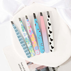 Pinza de Cejas de Acero Inoxidable con Punta Personalizada de Precisión para un Control Perfecto de las Cejas, Ecológica y Ligera - Product Image 1