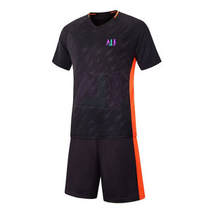 Conjunto de Camiseta y Pantalones Cortos de Fútbol Personalizables, Ligeros y Transpirables, 100% Poliéster, para Entrenamientos y Partidos Competitivos - Product Image 1