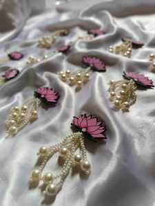 เข็มกลัดดอกบัวทำมือ เครื่องประดับสำหรับผู้หญิง ใช้เป็นเข็มกลัดนิรภัย ของชำร่วยงานแต่งงานและงานหมั้น ของขวัญงานเลี้ยงสังสรรค์ ของขวัญงานแต่งงานแบบบาราตี - Product Image 4