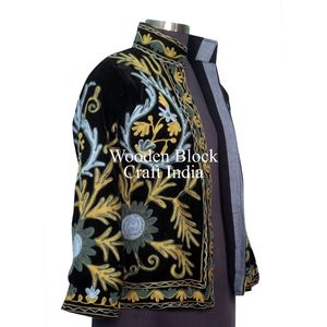 Chaqueta de Invierno Boho Vintage Hecha a Mano, Bordado Floral Suzani en Terciopelo Estampado, Ropa Exterior Étnica Chic para Mujer, Ropa de Fiesta - Product Image 4