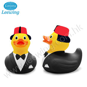 Pato de Goma de PVC Amarillo Personalizado con Diseño de Personaje, Sir Tom Jones - Product Image 2