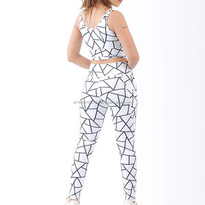 Conjunto de Shorts de Yoga para Mujer, Talla Grande, Diseño Personalizado 2026, Color Sólido, Sin Costuras, Transpirable, Ropa Deportiva Hecha en Pakistán - Product Image 6