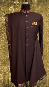 Beau sherwani en soie marron, pantalon avec bordure en brocart sur l'étole et chaussure assortie pour fête/mariage @ 2024 - Product Image 2