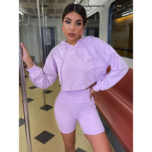 ชุดเซ็ทลำลองผู้หญิงสีพื้นขายดี เสื้อฮู้ดแฟชั่นและกางเกงขาสั้น ชุด 2 ชิ้น ขายส่ง รับทำโลโก้ - Product Image 5