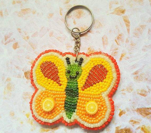 Porte-clés en tissu perlé en verre artisanal avec des accents décoratifs - Porte-clés léger écologique et imperméable - Product Image 1