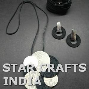 ผลิตภัณฑ์ยอดนิยมที่ออกสู่ตลาดเรซินคุณภาพสูงพร้อมสร้อยคอจี้โลหะสำหรับสร้อยคอสร้อยคอสร้อยคอเครื่องประดับชุดเครื่องประดับ - Product Image 6