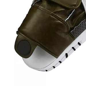 Guantes de Boxeo de Cuero de Alta Calidad, Almohadillas de Entrenamiento y Protección para Manos, Fabricados en Pakistán - Product Image 6