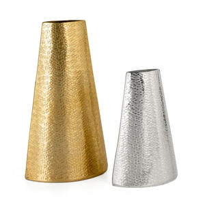 Ensemble de 2 vases à fleurs en métal fini argent et or au design moderne pour la maison, le salon et l'entrée. - Product Image 1