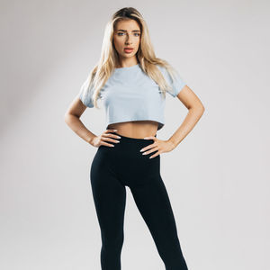 Top corto de Fitness de talla grande para mujer, ropa deportiva duradera para exteriores, colores personalizados, tela transpirable ecológica alta - Product Image 4