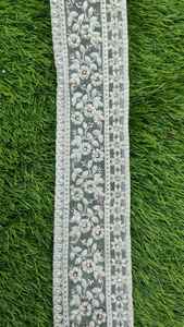 Rubans et lacets brodés à la machine en tissu de base blanc sur mesure en perles blanches pour robes de mariée de 1 pouce de largeur - Product Image 3