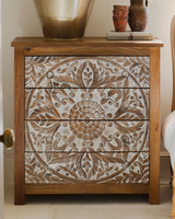 Coffre moderne à quatre tiroirs avec motif de pétales floraux sculpté à la main dans du bois de manguier pour le salon, la salle à manger, la chambre à coucher et l'appartement.