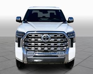 Toyota Tundra 2024 Edición 1794 Híbrida 4x4 CrewMax 5.5' Bed - Seminueva, Lista para Enviar - Product Image 3