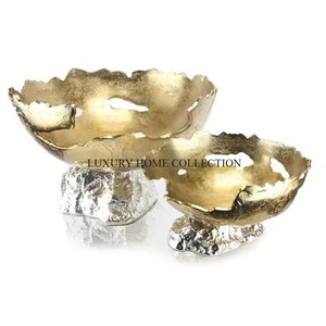 Cuencos únicos de metal de aluminio de estilo antiguo con patrones intrincados y atrevidos y formas artesanales irregulares - Product Image 1