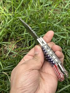 Cuchillo de bolsillo plegable hecho a mano personalizado con mango de bandera americana, parte posterior de acero damasco con funda de cuero, Material plástico multihoja - Product Image 2