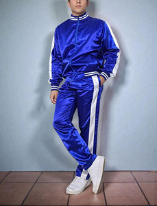 Ensemble survêtement coupe-vent confortable en nylon épais avec logo personnalisé, style rayures latérales, veste zippée et pantalon - Product Image 5