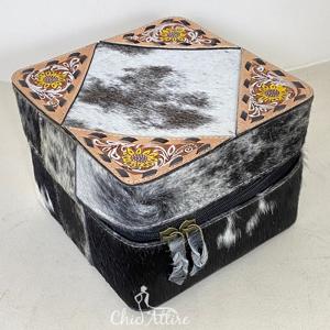 Boîte à bijoux en cuir de vache occidental avec motif floral en cuir travaillé à la main, organisateur en velours, étui de rangement de voyage pour femmes, cadeaux - Product Image 1