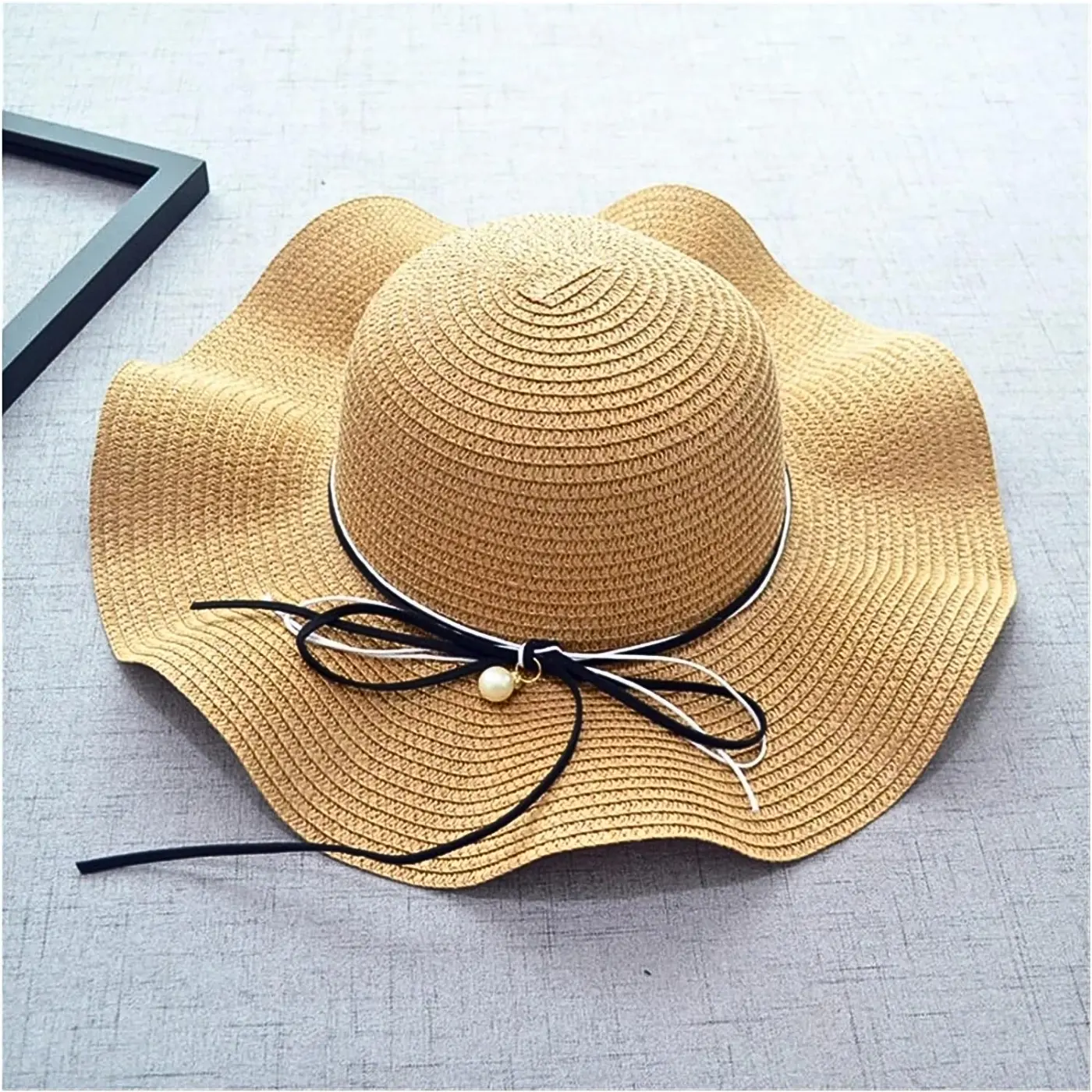 Large Foldable Women's Beach Cap with Bowknot Pearl Sunshade Hat for Casual Outdoor Adventures Provides Side Sun Protection