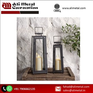 Vente chaude Maison Décorations De Noël Maison Forme Fer Verre Bougeoir avec Coupe-Vent Caractéristiques Lanterne En Métal Autres Bougies - Product Image 2