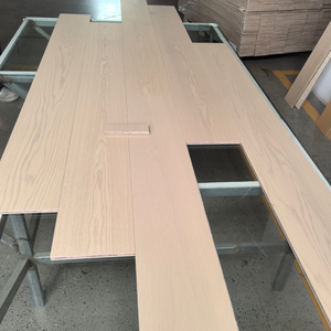 Parquet en bois massif de haute qualité, lames larges, finition naturelle, pour intérieur, en bois de Gomme tachetée, parquet en chêne contrecollé - Product Image 1