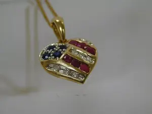 Pendentif fantaisie cœur pour femme en argent 925 avec diamant Moissanite taille ronde et rubis rose - Product Image 3