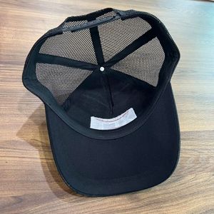 <b>Black</b> 6-Panel <b>Baseball</b> <b>Cap</b> With Embroidered Logo Front Panel Unisex Casual Adjustable Fit Cotton Yarn Material Trucker Hat - Product Image 4