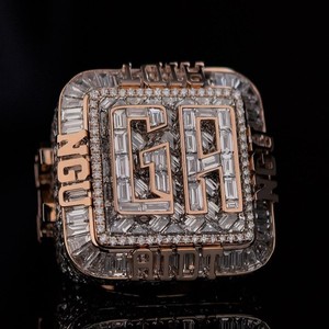 Anillo de Hip Hop para Hombre, Personalizado con Letra, en Plata de Ley 925, con Diamantes Moissanite VVS Cuadrados - Product Image 1